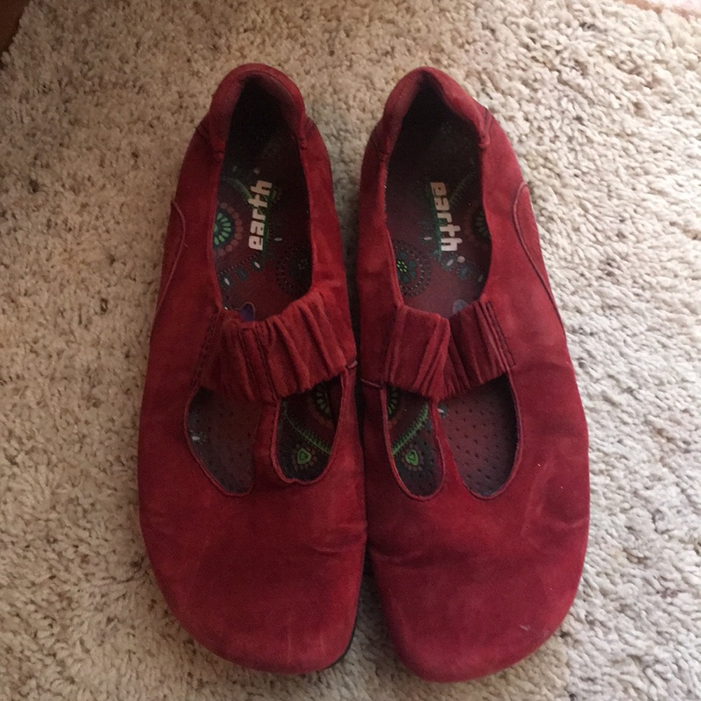 Earth shoes